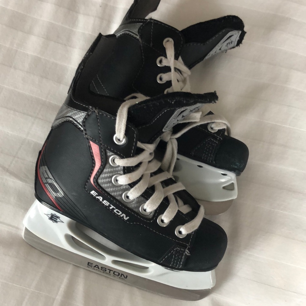 Hockey skates size 12Y